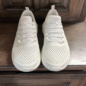 Crocs Literide Tennis Shoes